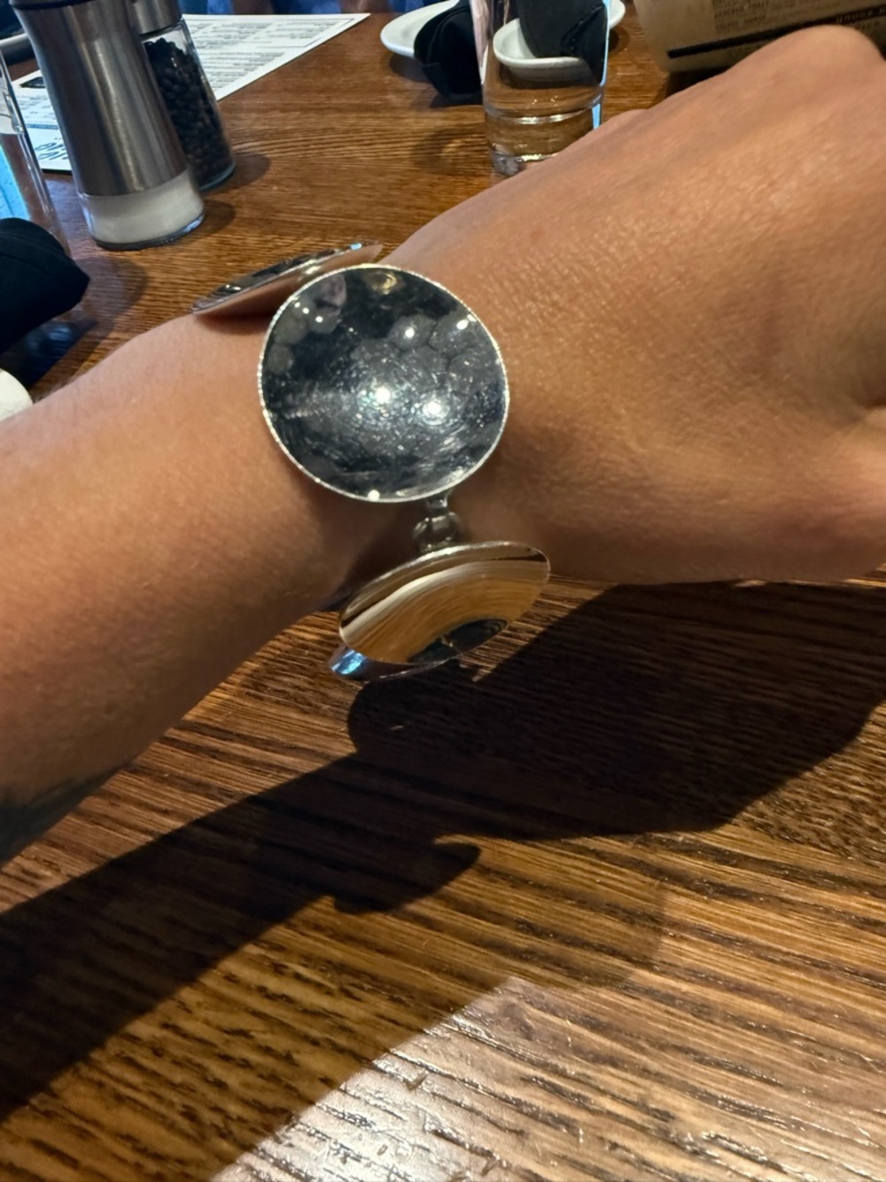 Chic Silver Disc Bracelet - Picture 7 of 11